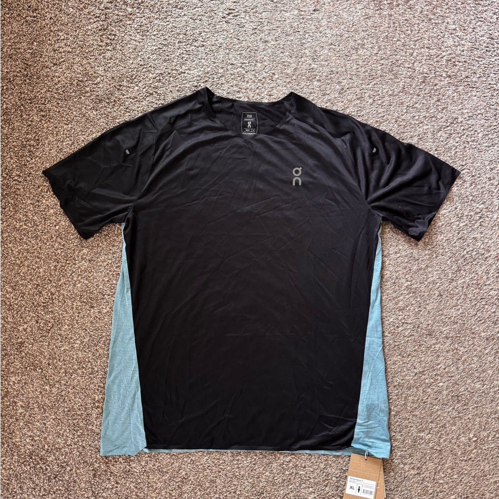 On Running Run on Clouds Performance-T short sleeve, Men’s XL